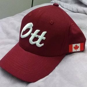 Burgundy daddy cap